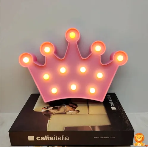 Arany színű, korona alakú 3D LED lámpa, meleg fehér fénnyel, tökéletes éjszakai fény gyerekeknek és felnőtteknek. - View 5