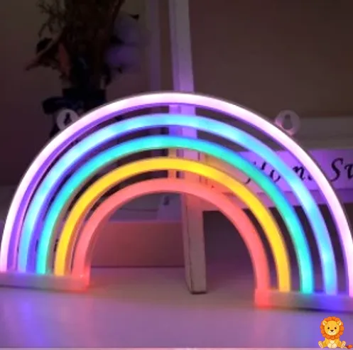 LED svjetiljka u obliku duge, šarena, s postoljem, idealna za dječju sobu ili kao dekorativna rasvjeta, stvara umirujuću atmosferu.