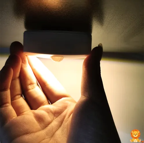 Đèn LED không dây cảm biến màu trắng, thiết kế nhỏ gọn, dễ dàng lắp đặt, chiếu sáng thông minh cho tủ quần áo, hành lang, cầu thang, hoặc bất kỳ không gian nào cần ánh sáng. - View 2
