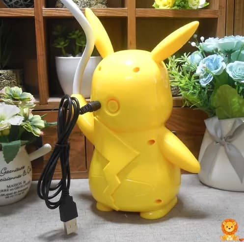 Veioză Pokemon Pikachu, galbenă, zâmbitoare, cu lumină ambientală caldă, perfectă pentru camera copiilor sau fanii Pokemon. - View 2
