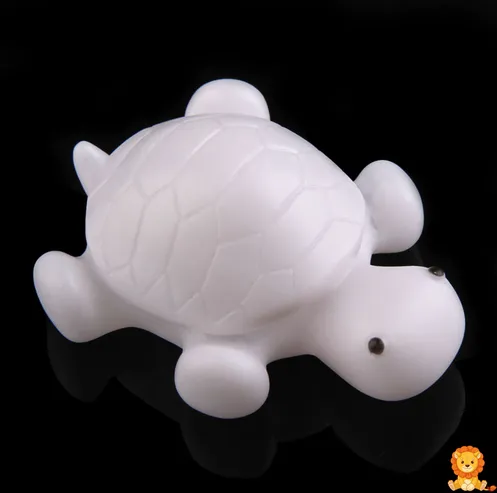 Pequeña luz nocturna en forma de tortuga, proyectando una suave luz cálida, ideal para niños y bebés, perfecta para crear un ambiente relajante y facilitar el sueño. - View 5