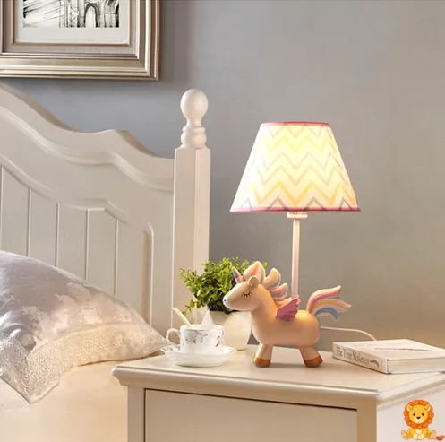 Rosa Einhorn Nachtlicht Nachttischlampe mit sanftem, warmem Licht, perfekt für Kinderzimmer und als beruhigendes Schlummerlicht. - View 3