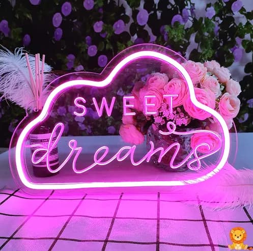 Neon Sky Nattlampe i blått og rosa, lyser opp et mørkt rom med et mykt og beroligende lys. - View 2